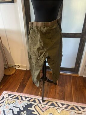 Olive Green Women's Utility Capris